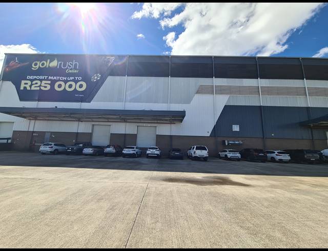 3,954M² WAREHOUSE TO LET IN HALFWAY GARDENS